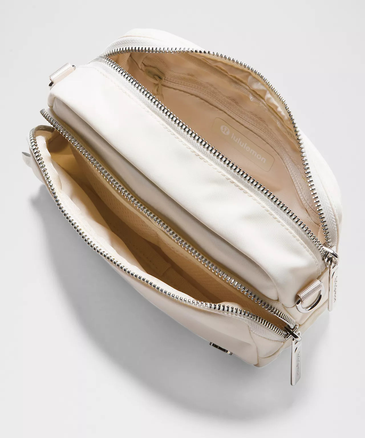 Everywhere Crossbody Bag 2L
Metal Hardware * Light Ivory/Silver