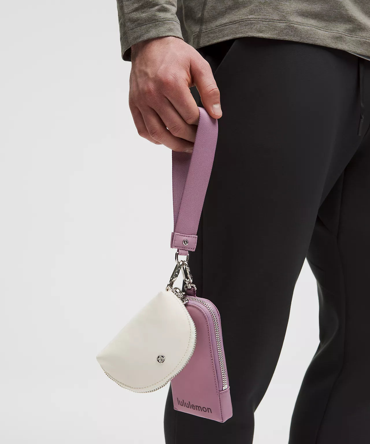 LULULEMON Dual Pouch Wristlet
Wallet * Lavender Lux/Light Ivory/Goodnight Plum
