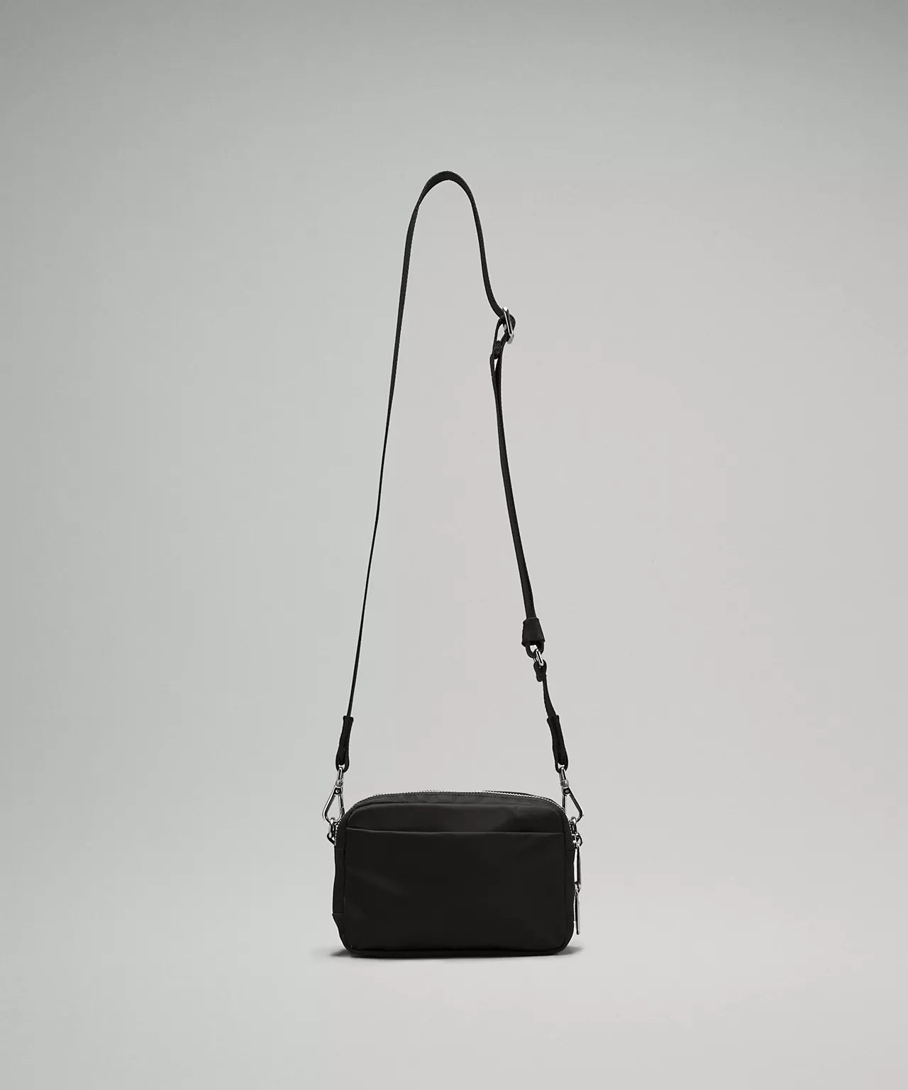 Everywhere Crossbody Bag 2L
Metal Hardware *Black