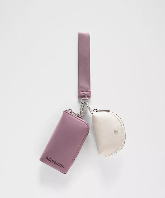 LULULEMON Dual Pouch Wristlet
Wallet * Lavender Lux/Light Ivory/Goodnight Plum