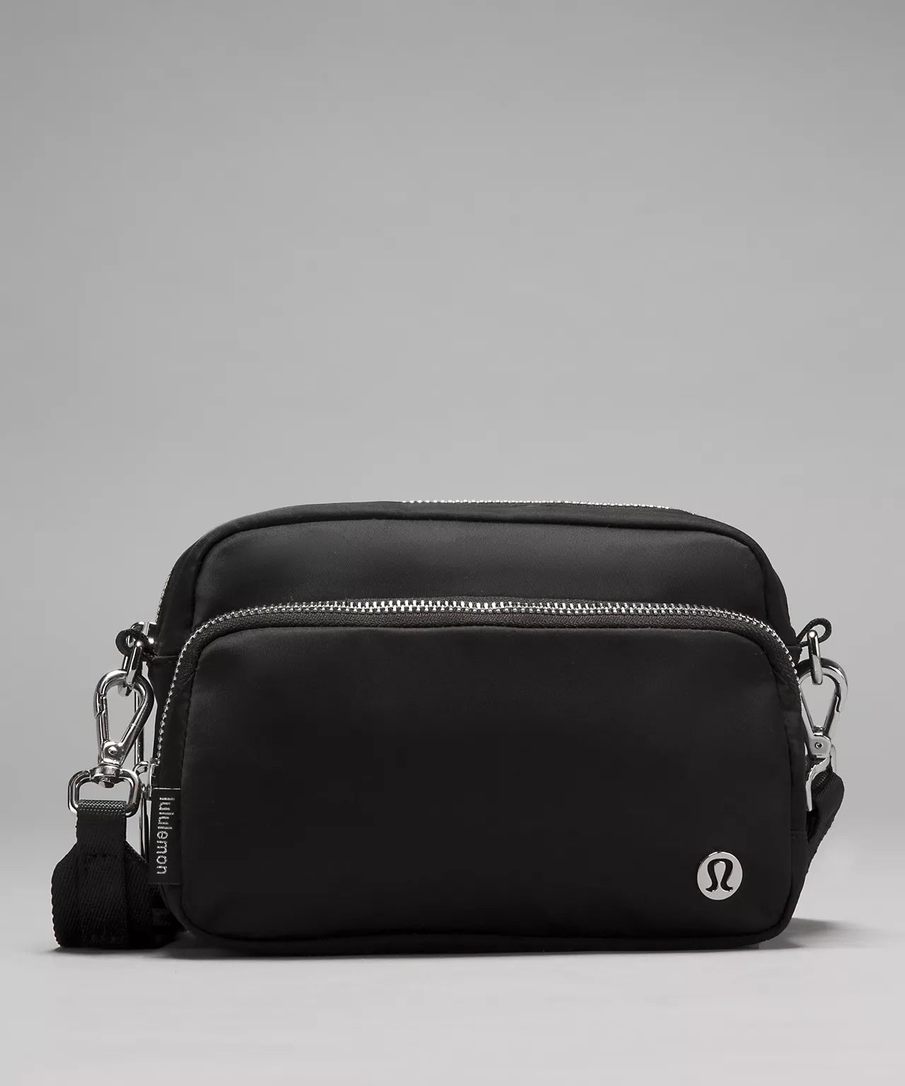 Everywhere Crossbody Bag 2L
Metal Hardware *Black
